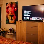 Modernes Und Gemuetliches Designerzimmer ホームステイ