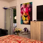 Modernes Und Gemuetliches Designerzimmer ホームステイ