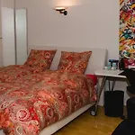 ホームステイ Modernes Und Gemuetliches Designerzimmer カールスバート