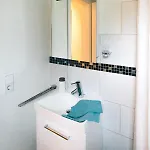Modernes Und Gemuetliches Designerzimmer