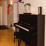 ホームステイ Modernes Und Gemuetliches Designerzimmer カールスバート