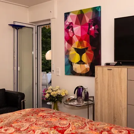 Modernes Und Gemuetliches Designerzimmer Pansiyon