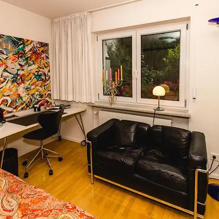 Modernes Und Gemuetliches Designerzimmer Karlsbad