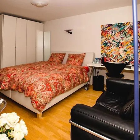 Modernes Und Gemuetliches Designerzimmer * Karlsbad