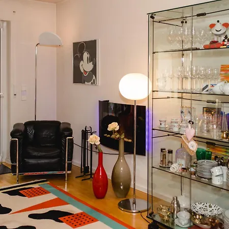 Modernes Und Gemuetliches Designerzimmer *